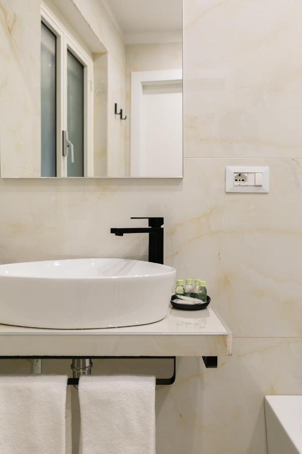 Relais Del Portico Hotel Rome Bagian luar foto